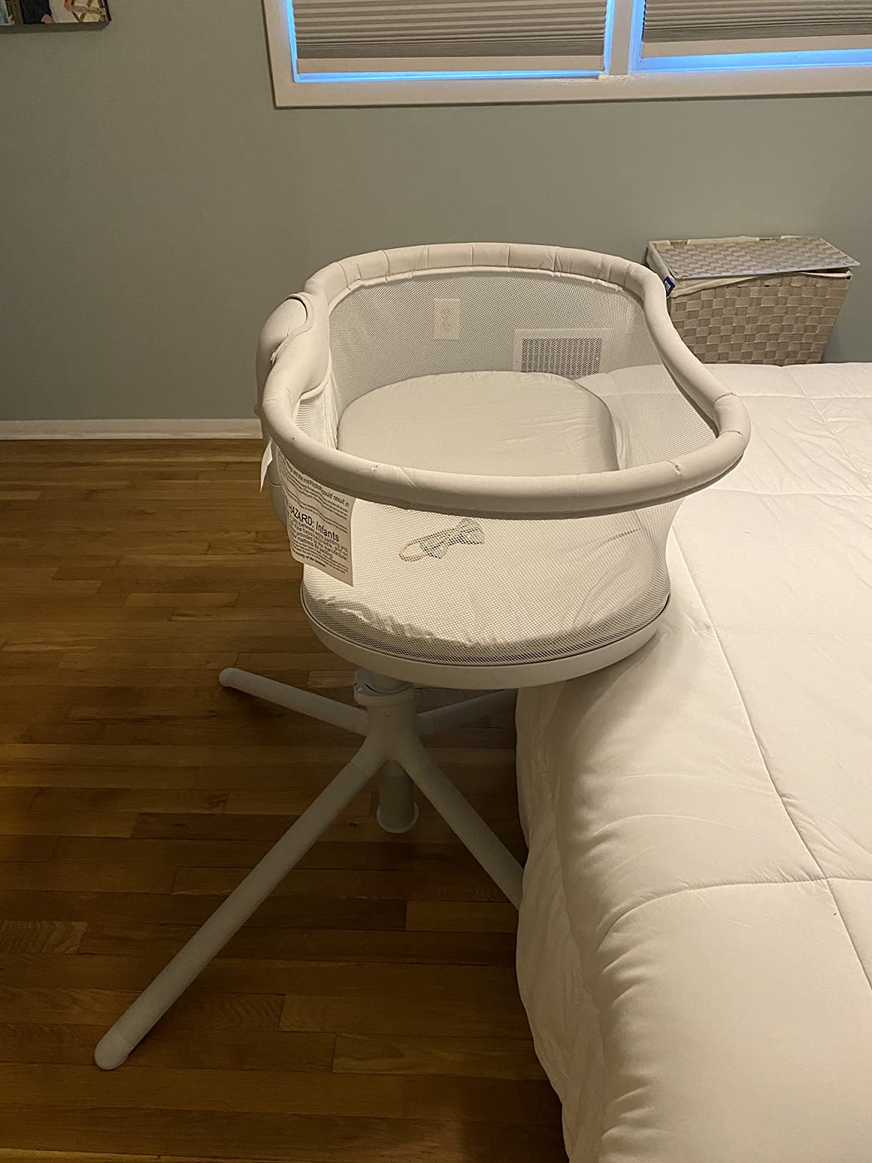 HALO BassiNest Swivel Sleeper 3.0 – Over-Bed Baby Bassinet with 360 Rotation, Adjustable Height, Breathable Mesh, Safe Close Sleeping, Lowering Wall for Easy Access, Feeding & C-Section Recovery customer photo 1