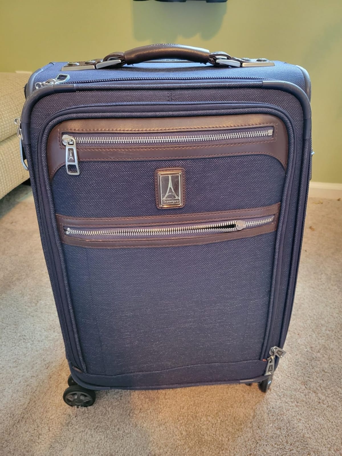 Travelpro Platinum Elite Carry-On Luggage Spinner, Coastal Blue, 21-Inch customer photo 1