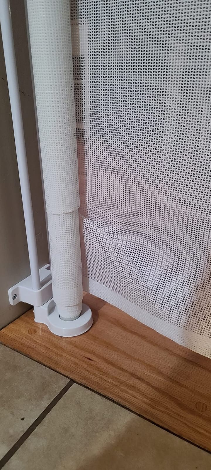 KISKIZ 110 Inch Extra Wide Retractable Baby Gate for Large Openings, White customer photo 2