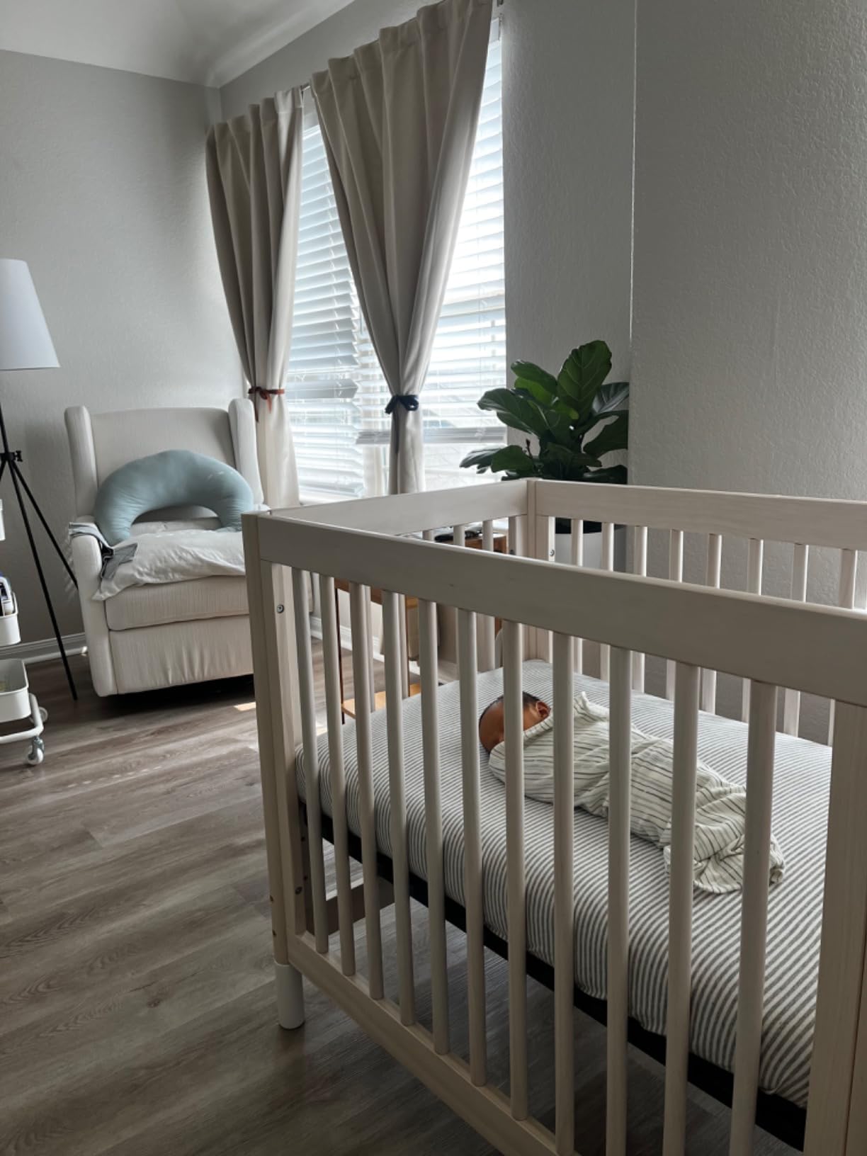 Babyletto Gelato 4-in-1 Mini Crib, Natural Walnut and Brushed Gold Feet customer photo 1