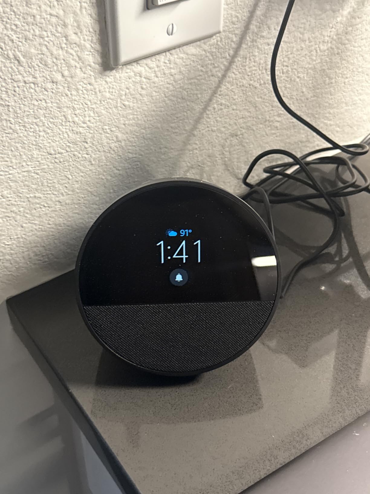 Amazon Echo Spot (newest model), Great for nightstands, offices and kitchens, Smart alarm clock, Designed for Alexa+, Black customer photo 1