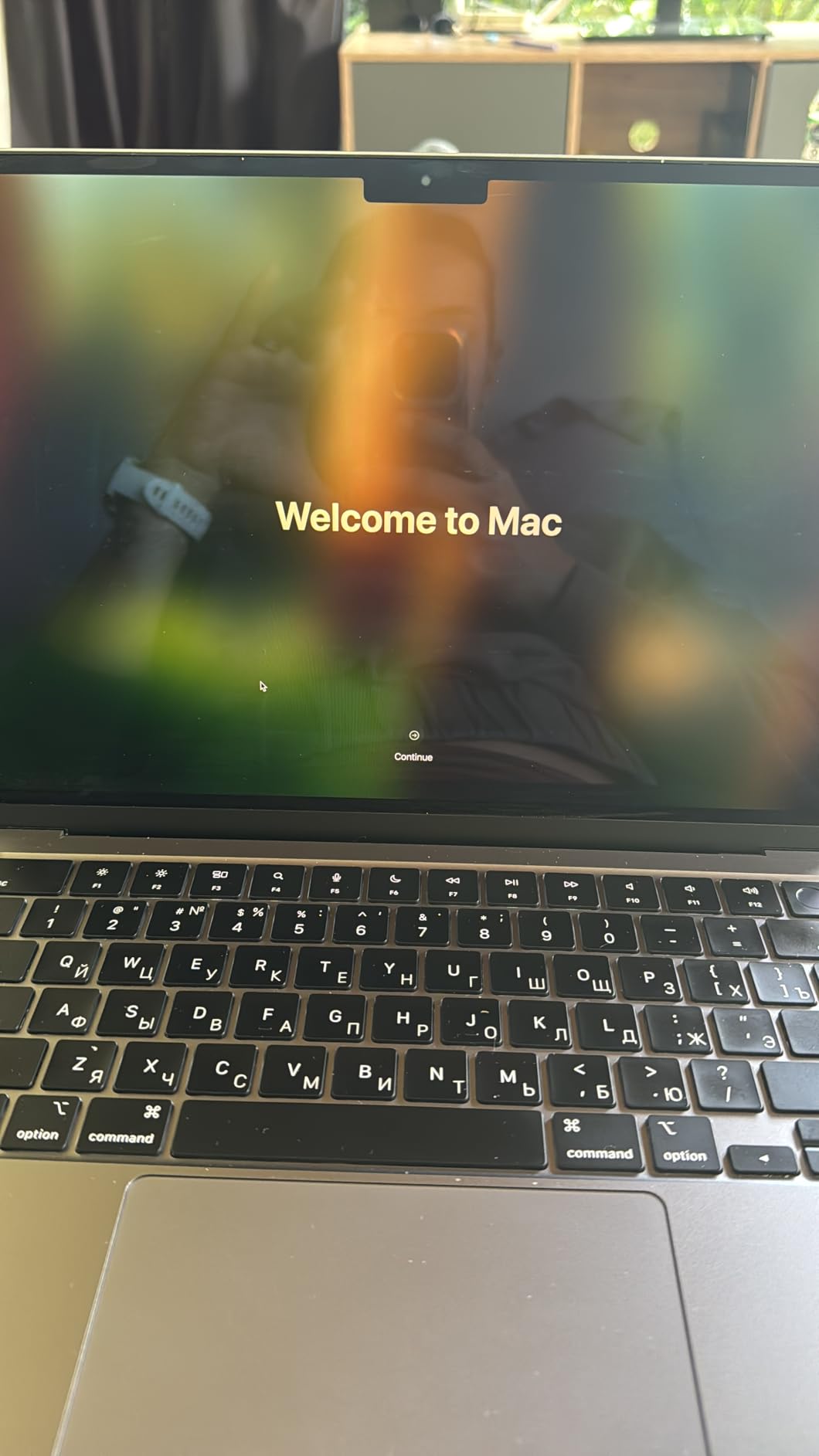 Apple 2022 MacBook Air with Apple M2 Chip, 13-inch, 8GB RAM, 256GB SSD Storage - Space Gray (Renewed) customer photo 1