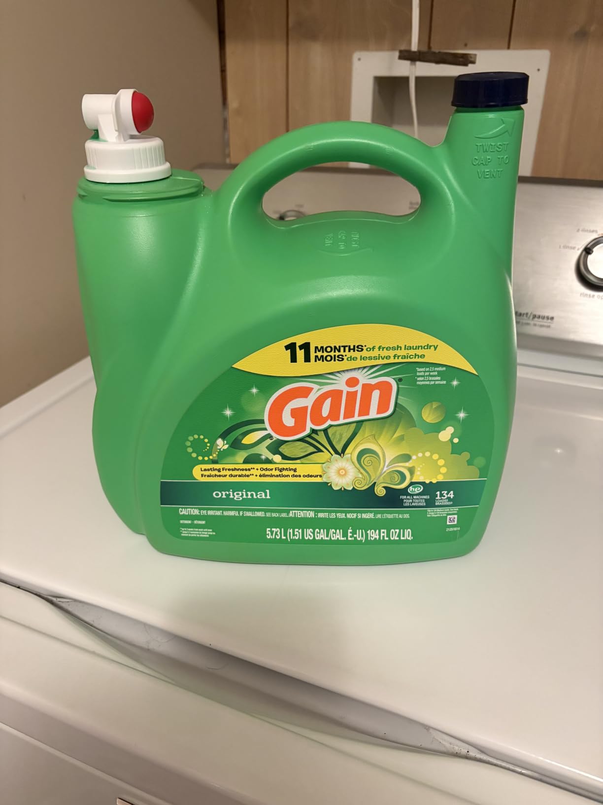 Gain Liquid Laundry Detergent, Freshness, Odor Defense, High Efficiency Washing Machine Liquid Laundry Soap, Original Scent, 132 fl oz, 100 Loads (Packaging May Vary) customer photo 1