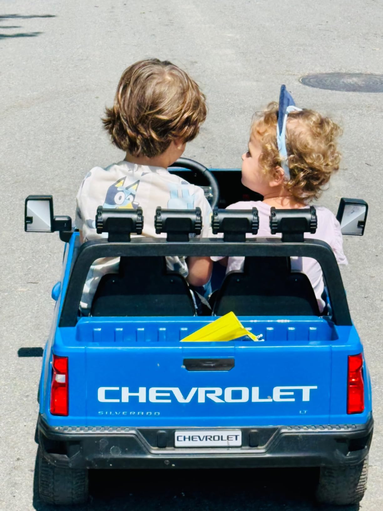 24V 2 Seats Licensed Chevrolet Silverado Ride on Car for Kids, Black customer photo 2