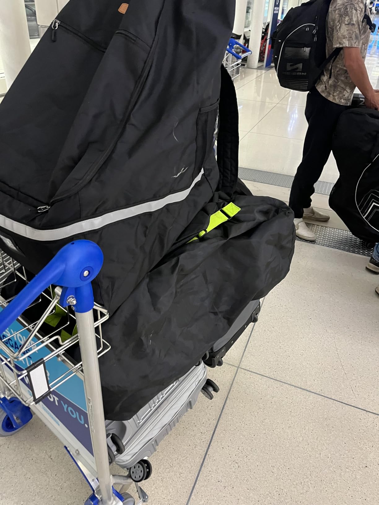 Car Seat Travel Bag,Padded Car Seats Backpack with Steel Cable Handle and Reflective Stripes, Large Durable Carseat Carrier Bag,Airport Gate Check Bag,Infant Seat Travel Bag with Shoulder Strap,Black customer photo 2