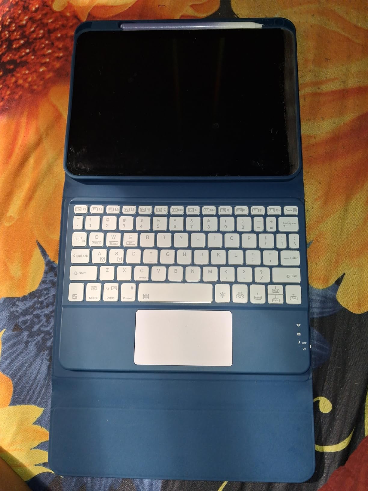 Harvopu for iPad A16 11th/10th Generation Case with Keyboard, Folio Cover customer photo 1