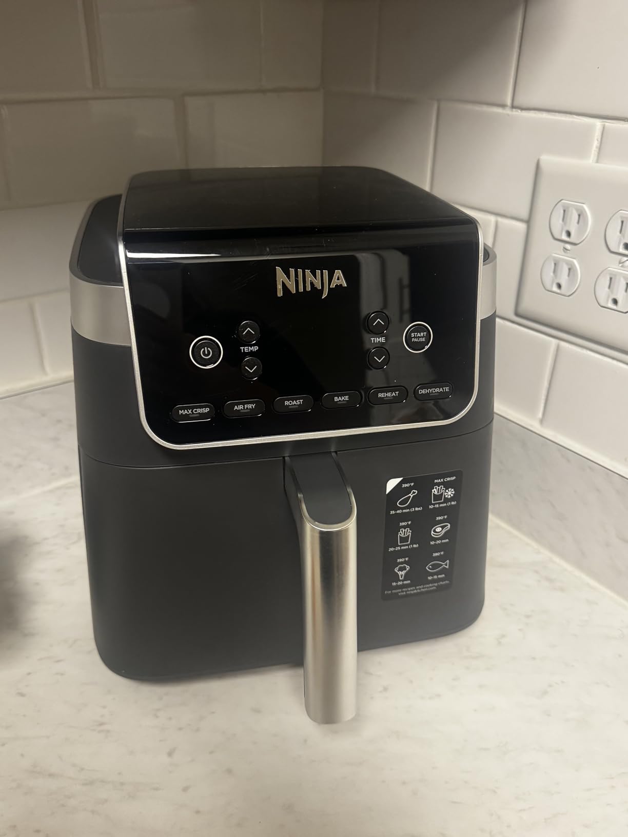 Ninja Air Fryer XL with MaxCrisp, 6.5 Qt, 6-in-1, Grey, AF181 customer photo 1