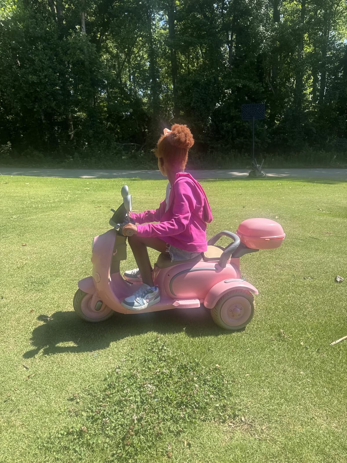 HEIMILI 12V Kids Electric Motorcycle, 2-Seater Mini Electric Bike for Kids, 3-Wheel Ride On Toys for Girls, Battery Powered Ride On Scooter Moped with MP3 & Bluetooth, Ages 3-6 customer photo 1
