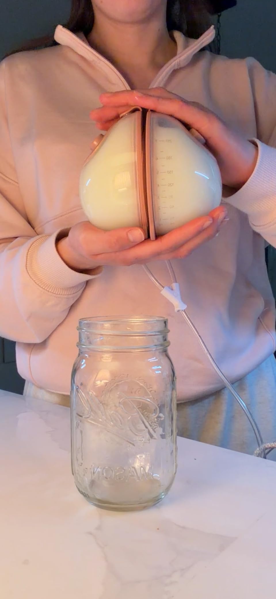 Momcozy V1 Pro Wearable Breast Pump, Hospital-Grade Pocket Primary Pump customer photo 1