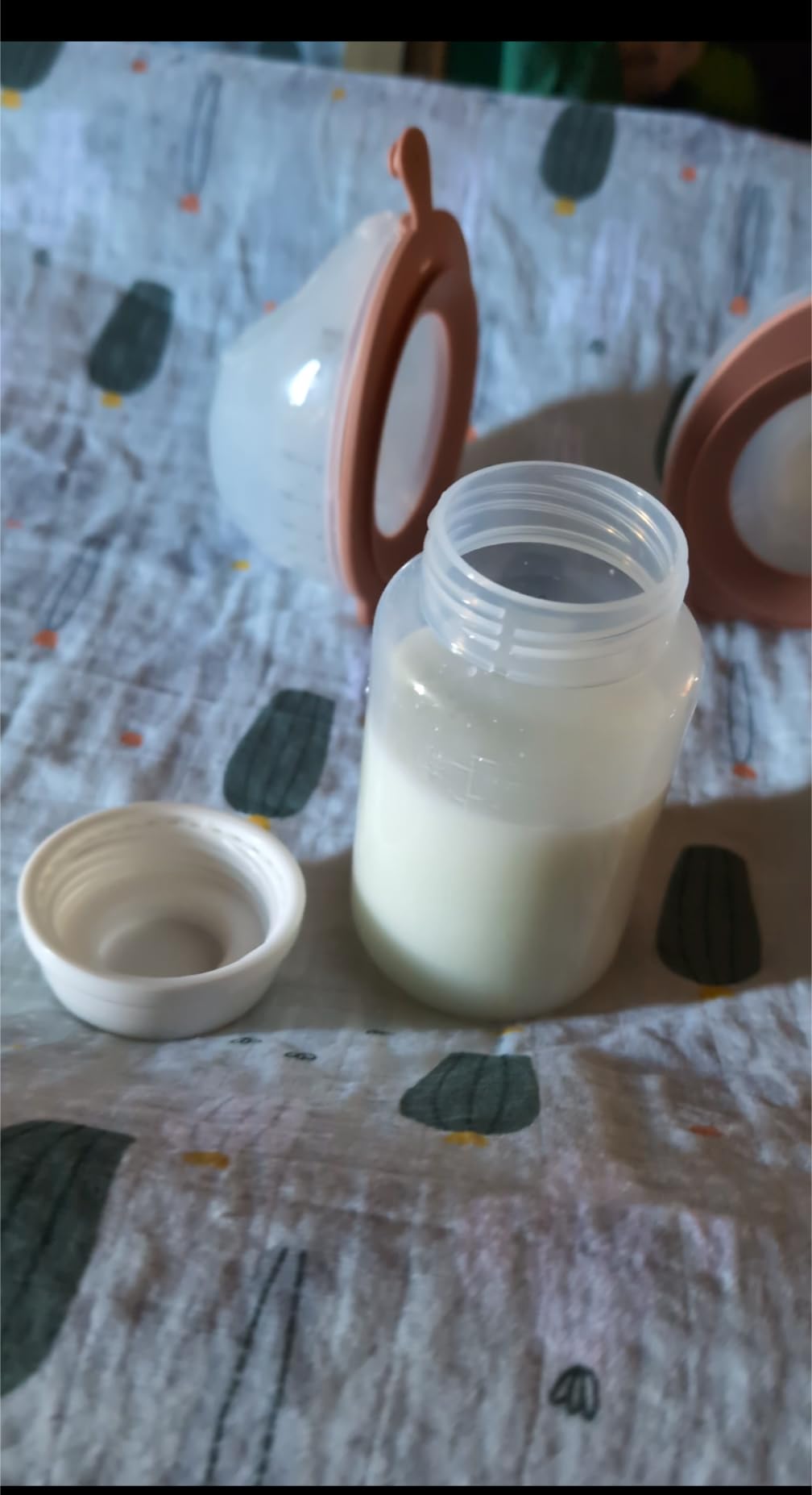 Momcozy V1 Pro Wearable Breast Pump, Hospital-Grade Pocket Primary Pump customer photo 2