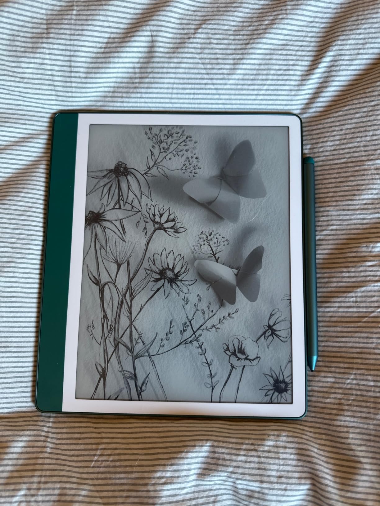 Plant-Based Leather Folio Cover with Magnetic Attach, Designed with Sustainability in Mind for Amazon Kindle Scribe customer photo 2