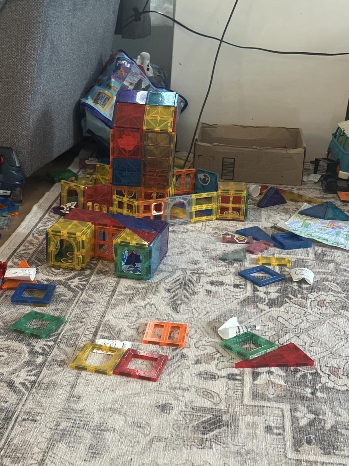 SUNNY AUNTIE Magnetic Tiles STEM Toys Building Set, Ages 3+ - 240 Pieces customer photo 1