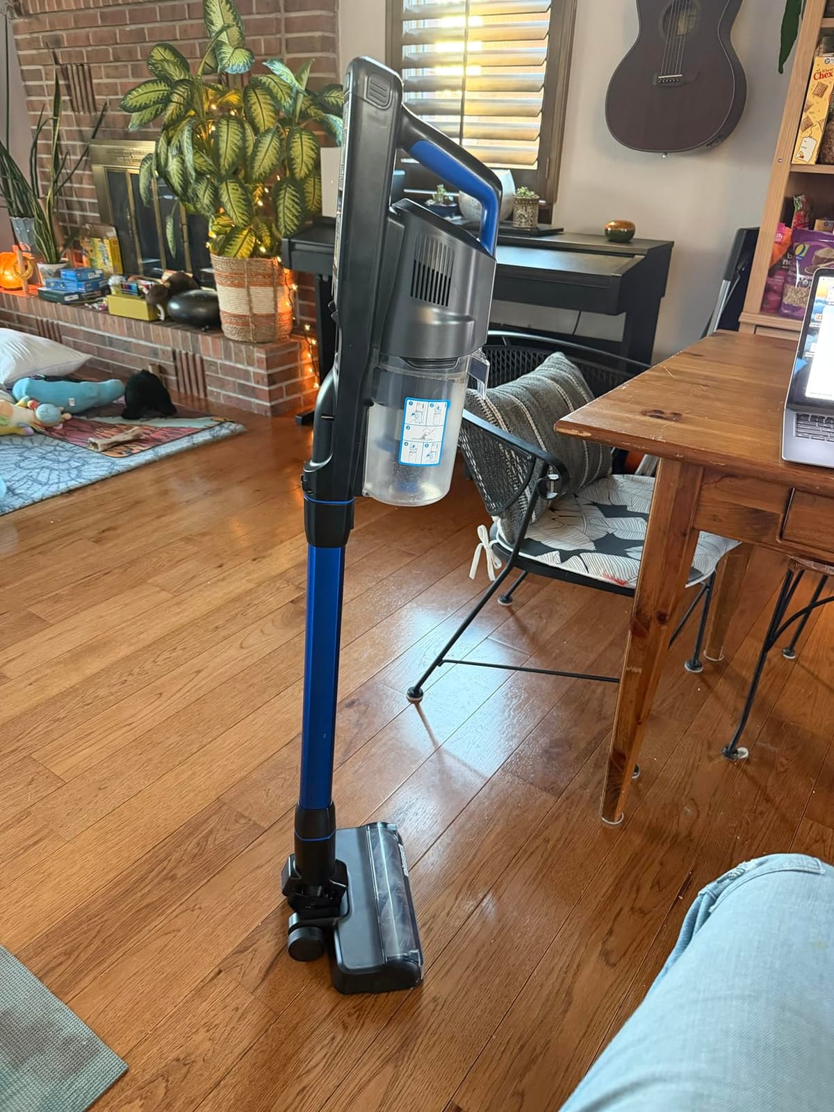 Bissell PowerClean FurFinder 200W Self-Standing Cordless Vacuum, 4052 customer photo 2
