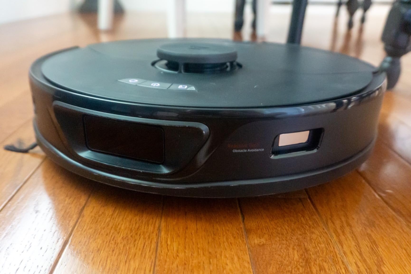 roborock Saros Z70 Robot Vacuum and Mop, OmniGrip Arm, AI-Powered, 22,000Pa customer photo 1