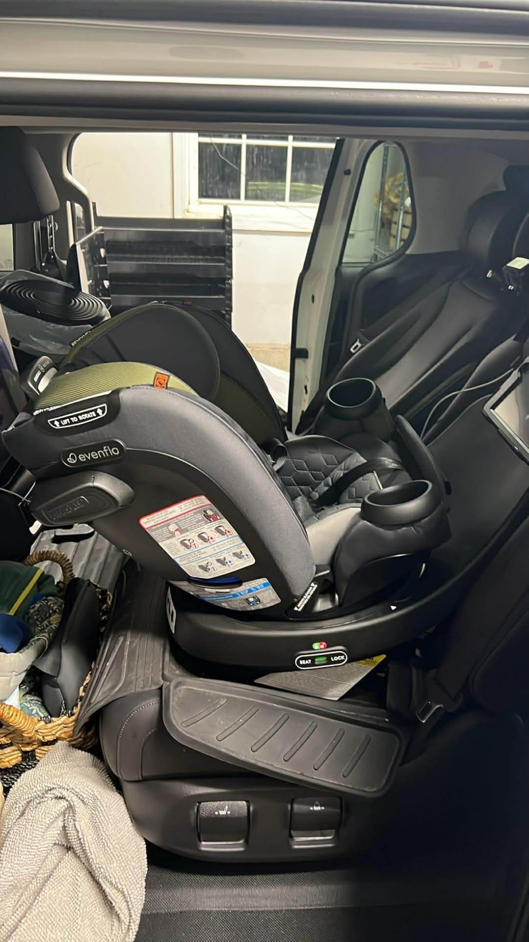 Evenflo Revolve360 Extend All-in-One Rotating Car Seat customer photo 2