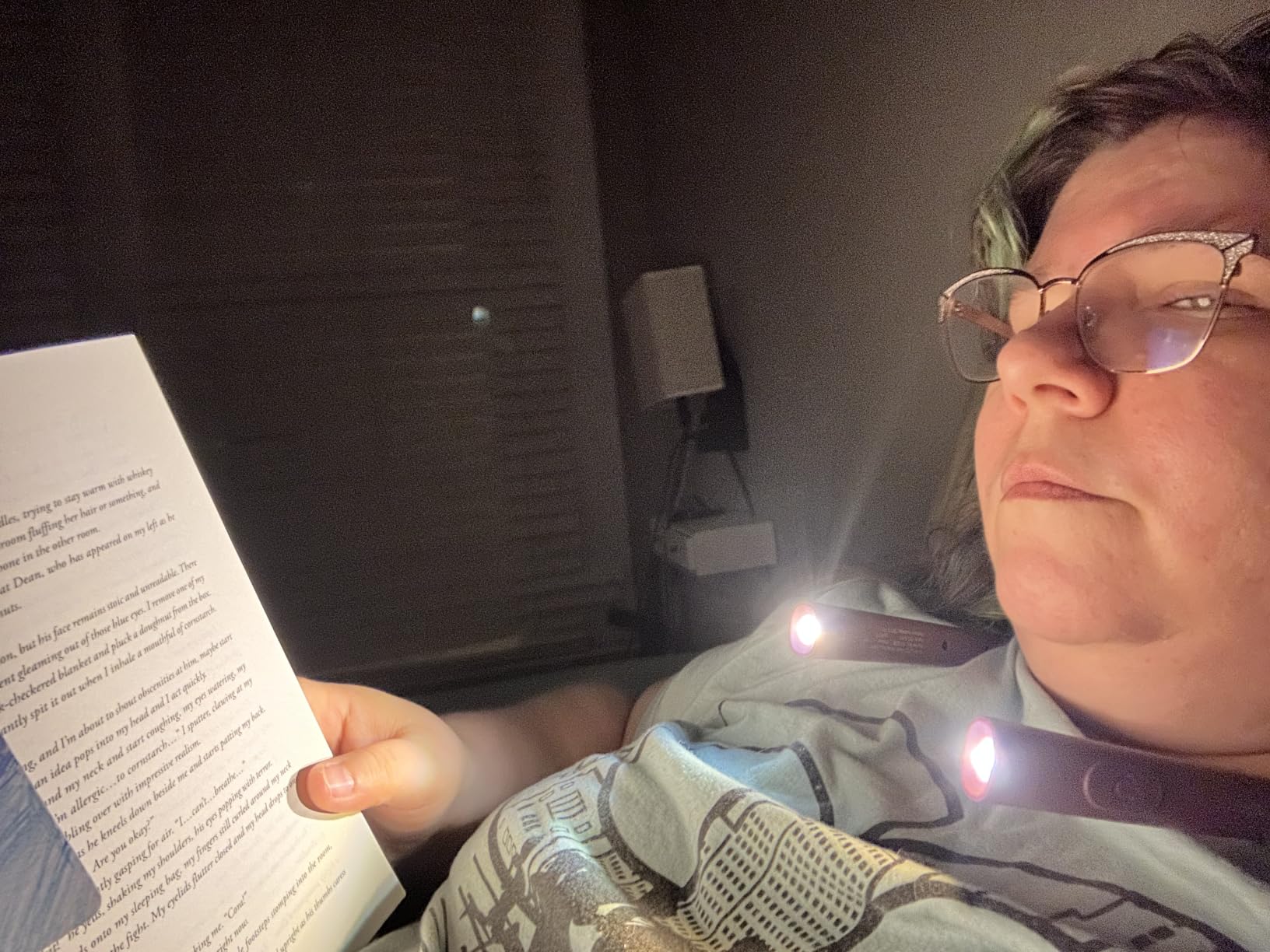 Gritin Book Light, Eye Caring 4-Color&5-Brightness Neck Light Reading Light customer photo 1
