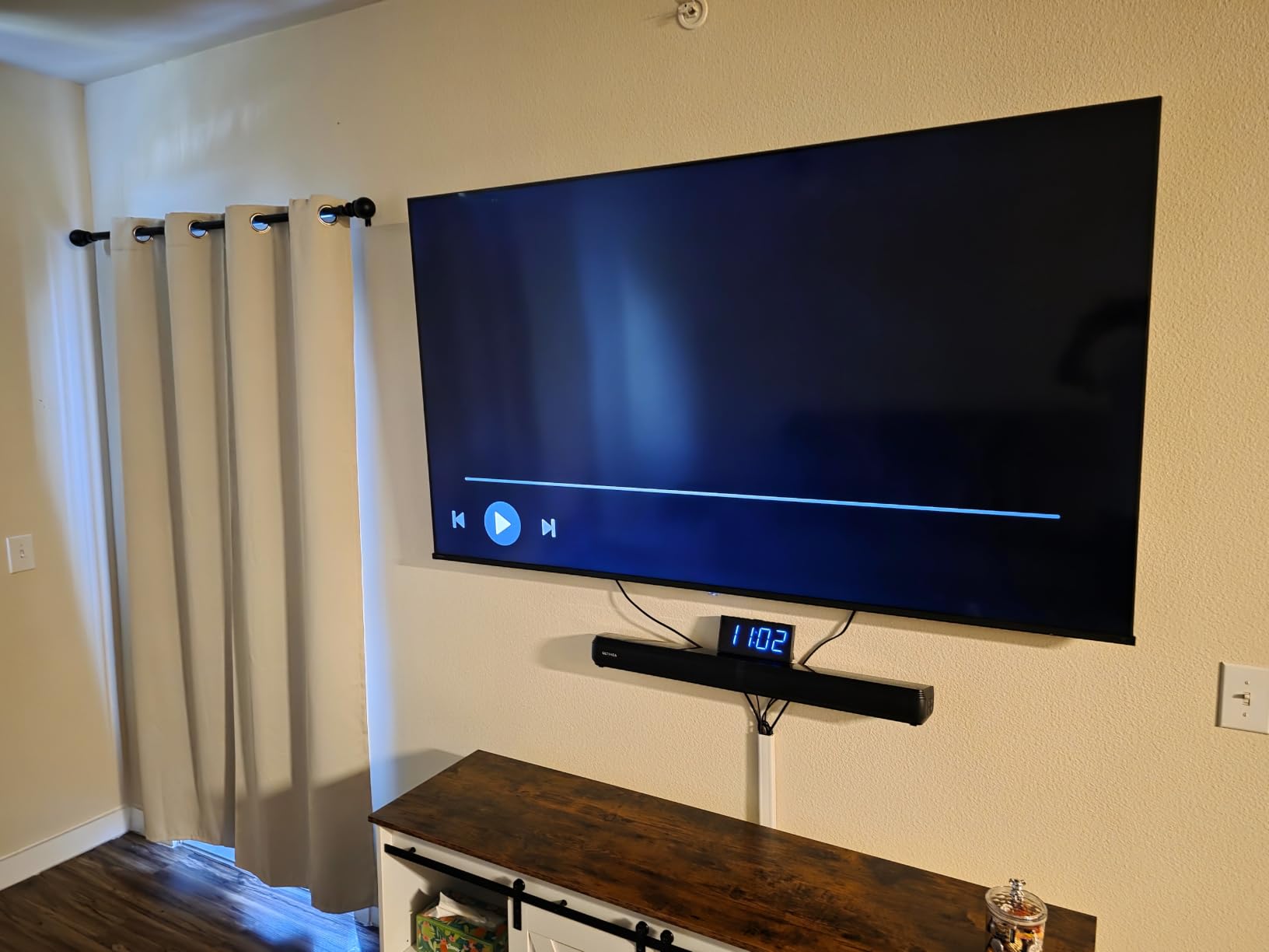 Hisense 100
