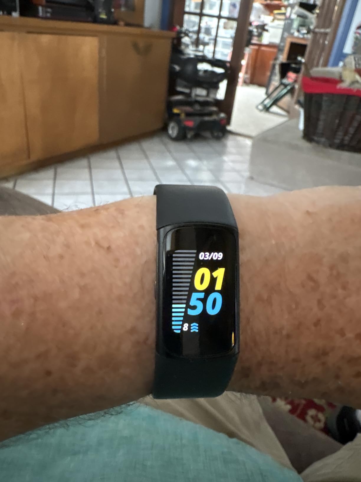 Fitbit Charge 6 Fitness Tracker (Bundle) – Black/Obsidian – Heart Rate, GPS, Sleep & Stress Tracking + Fast Charger, & Cleaning Cloth (Black) customer photo 1