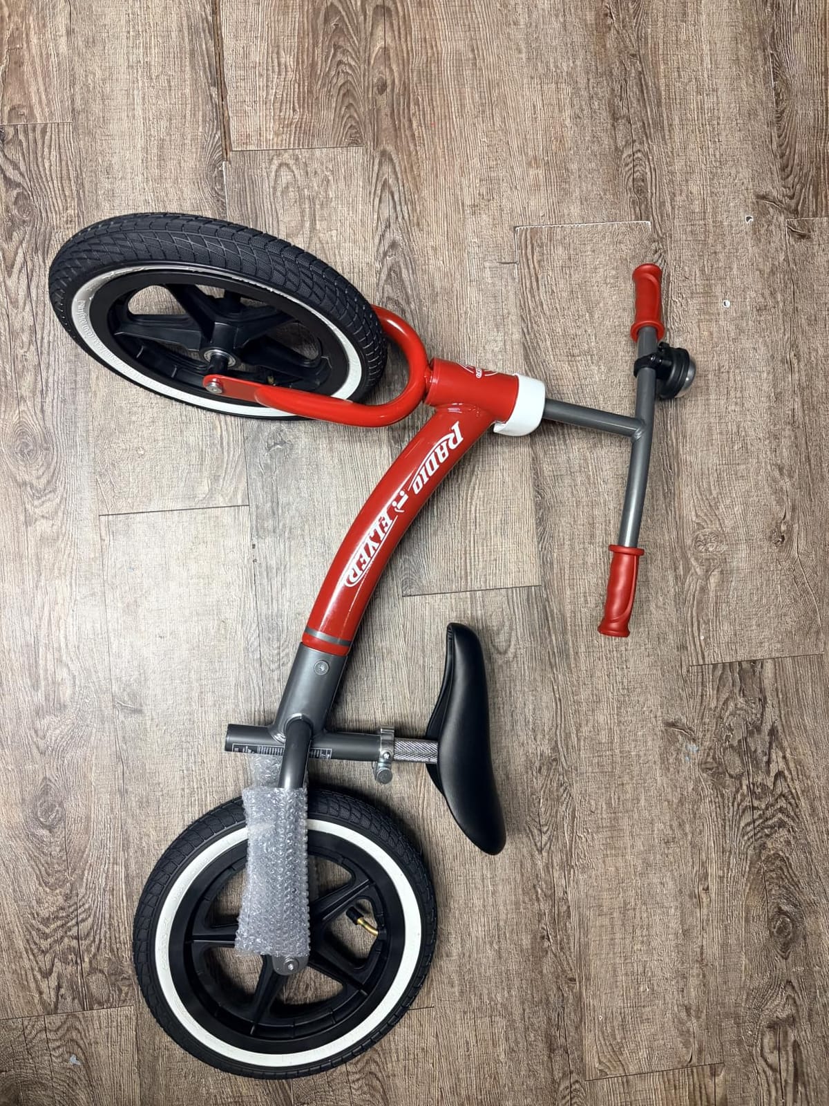 Radio Flyer Air Ride Balance Bike, for Kids Ages 1.5-5 customer photo 2