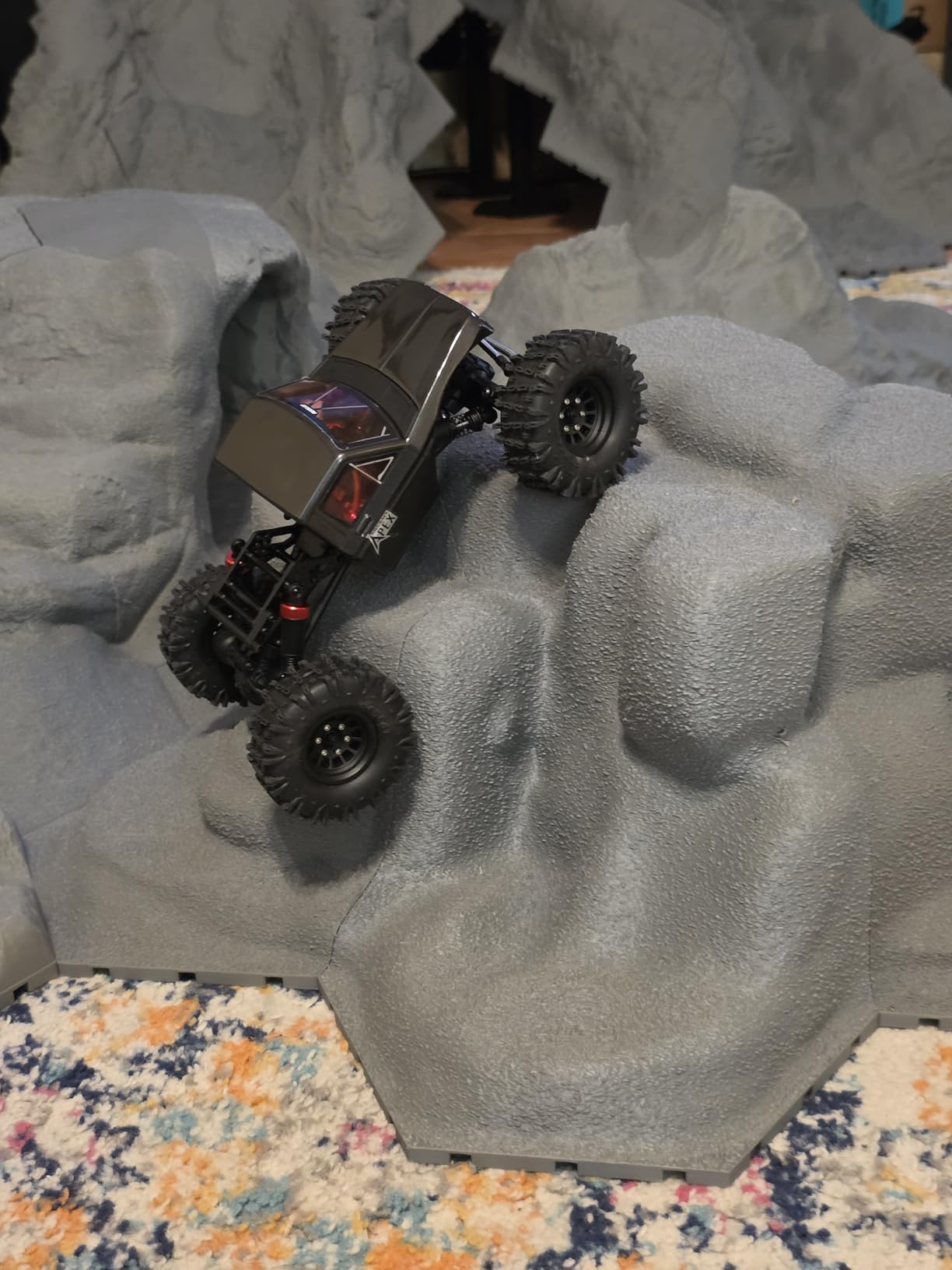 Redcat Racing Ascent-18 APEX, 1/18 Scale Brushless Electric Rock Crawler, Carbon Fiber, 4WD RC Car for Adults with 2.4GHz Radio System (Red) customer photo 2