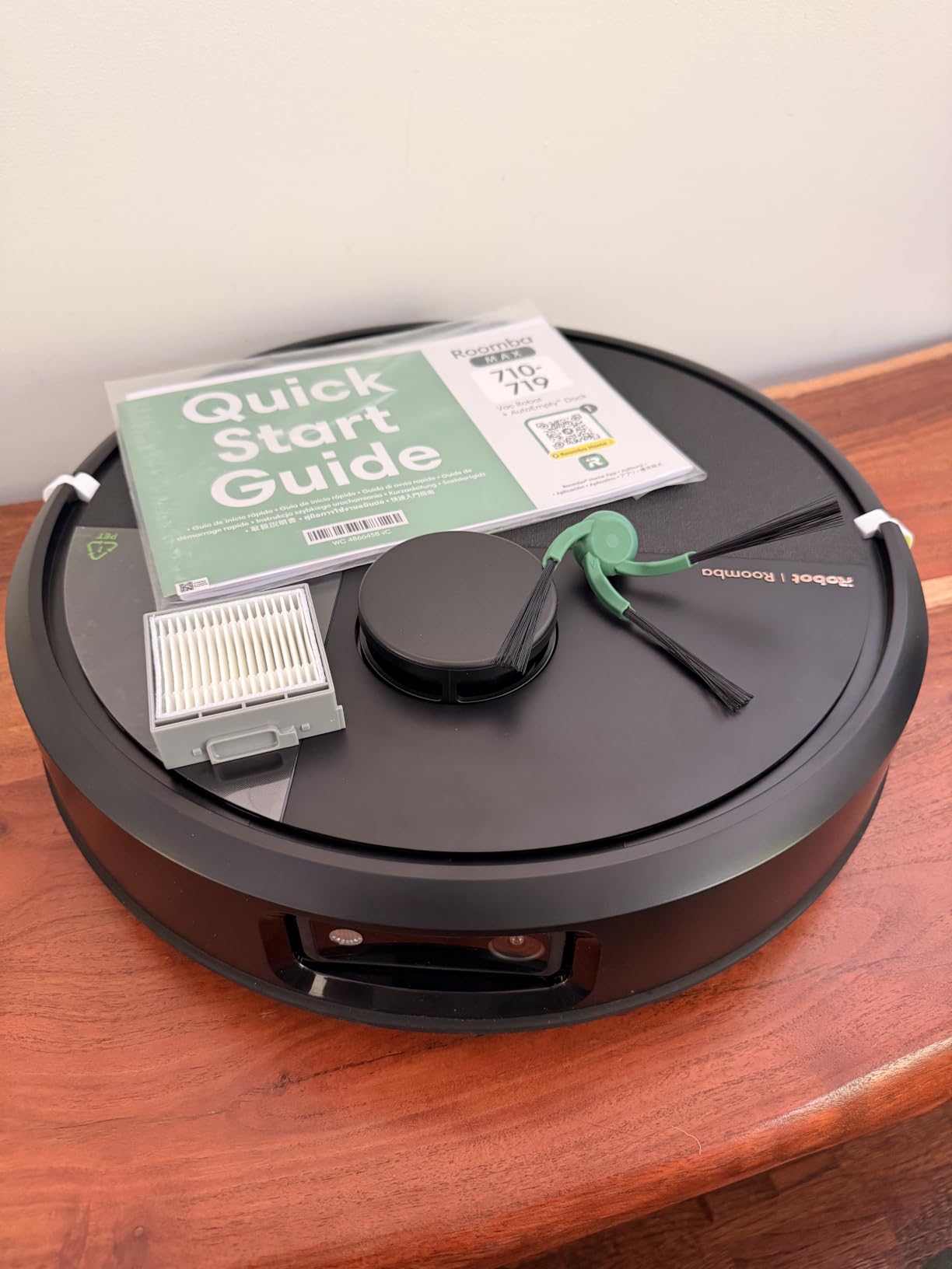 iRobot Roomba Max 715X Pet Robot Vacuum, 30,000Pa Suction, Dual Rubber Anti-Tangle Brushes & Side Brush, 90 Days Self-Emptying, PrecisionVision AI Obstacle Avoidance, 3D Mapping, Advanced Dirt Detect customer photo 2