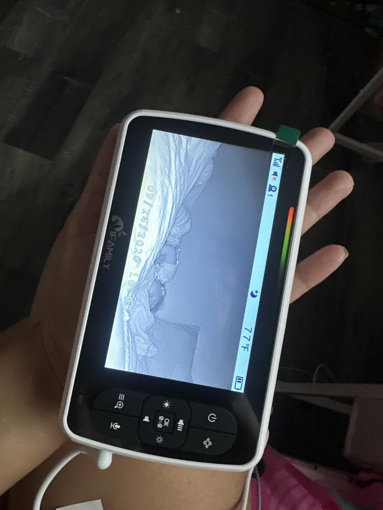 iFamily Smartphone Baby Monitor with APP& 5